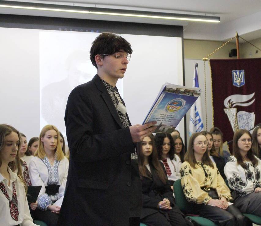 А я так мало, небагато благав у Бога, тілько хату...